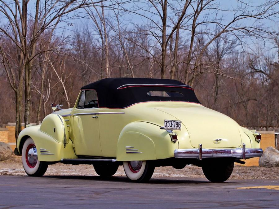  Cadillac V16 Convertible Coupe by Fleetwood 1938 года  (фото 10 из 42)